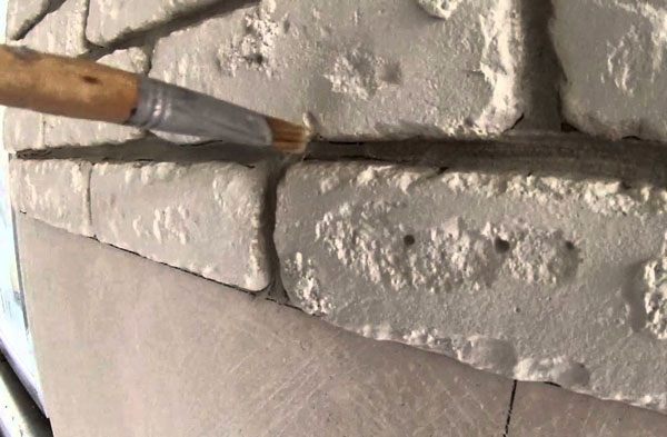 Выравнивание межплиточных швов гипсовой плитки