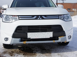 Накладка на передний бампер Mitsubishi Outlander III центральная